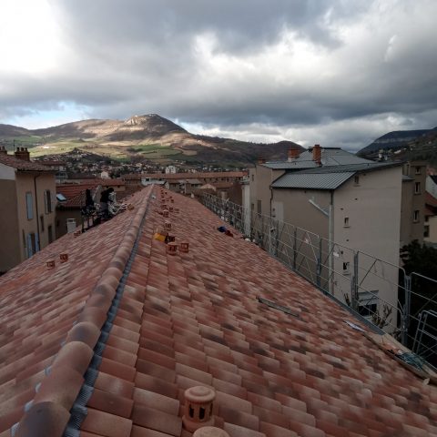 Couvreur Millau (12) - Couverture tuiles au niveau d'une copropriété à Millau (12)